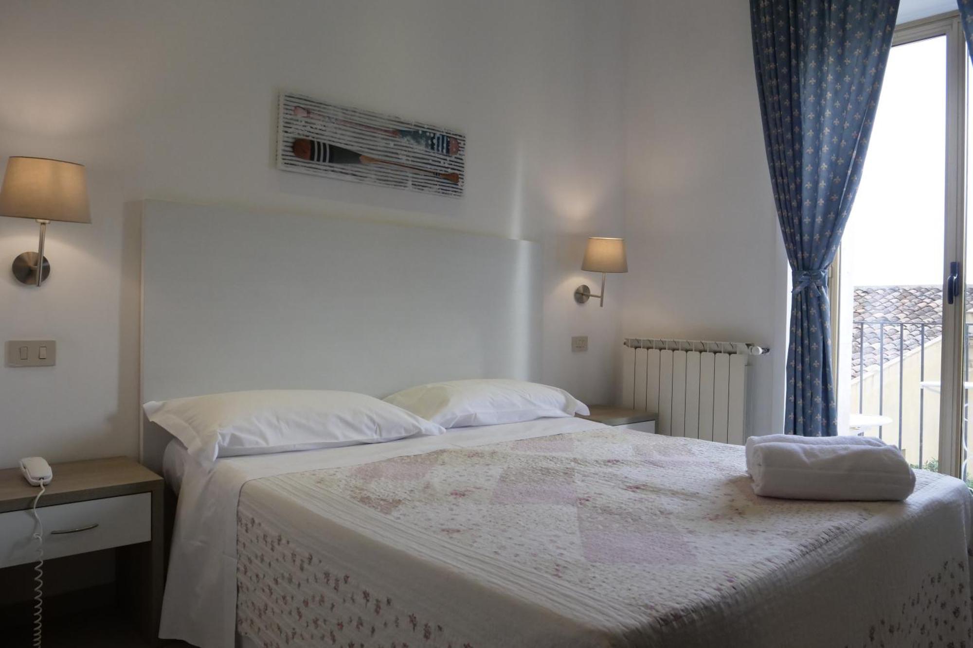 Hotel Elios Tao Таормина Екстериор снимка