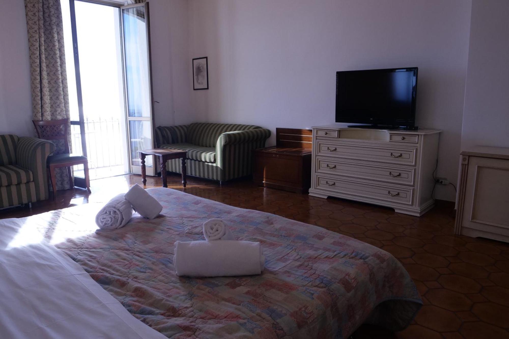 Hotel Elios Tao Таормина Екстериор снимка
