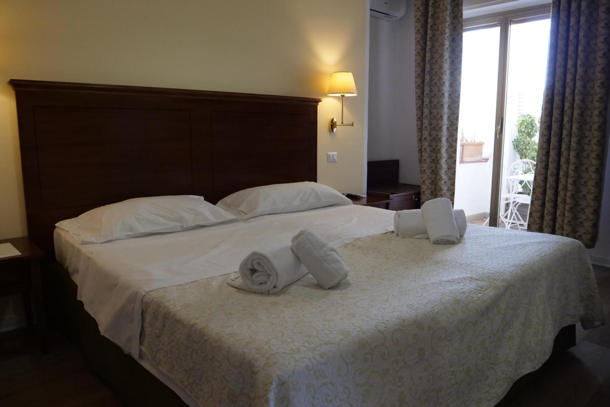 Hotel Elios Tao Таормина Екстериор снимка