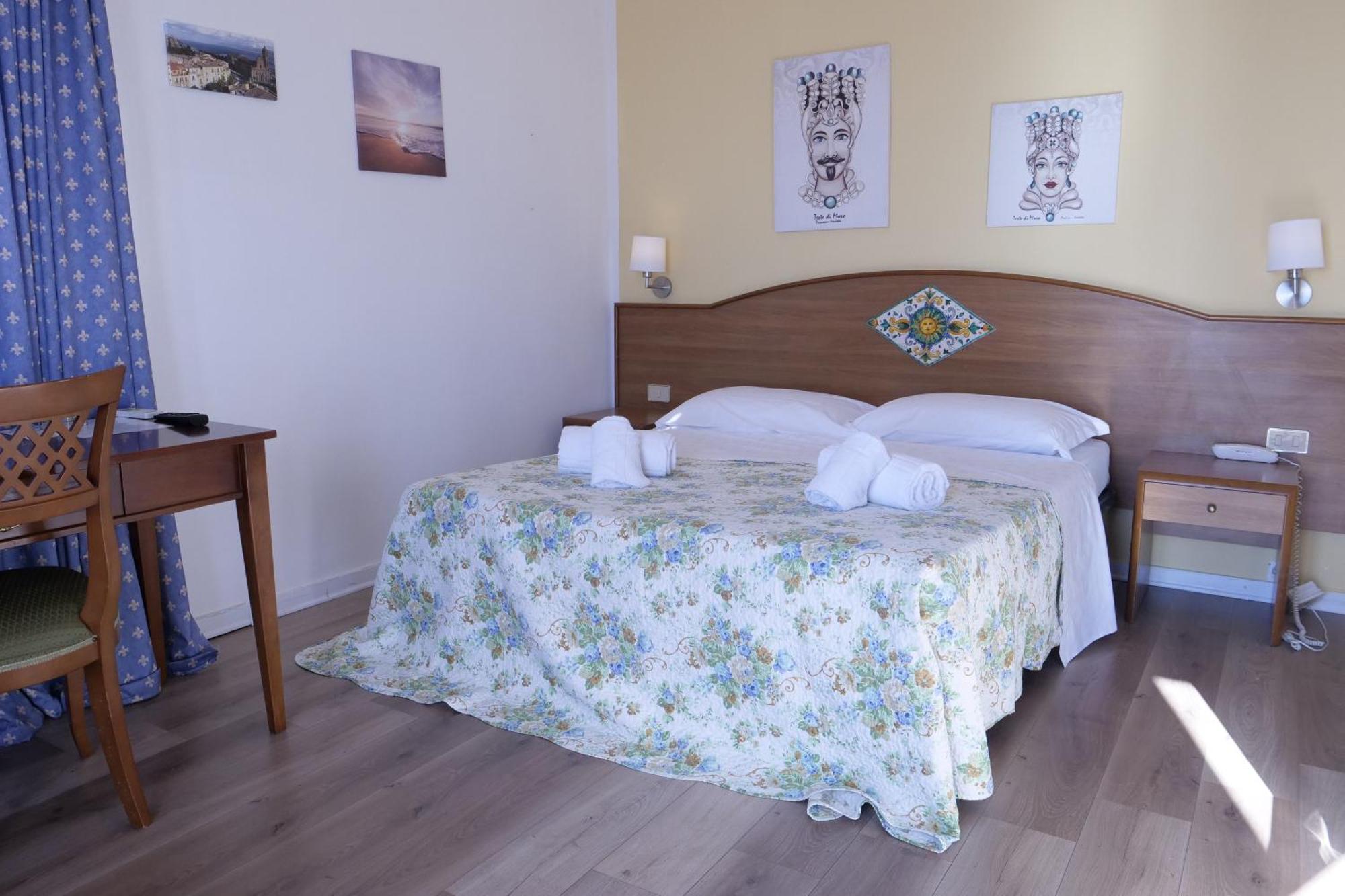 Hotel Elios Tao Таормина Екстериор снимка