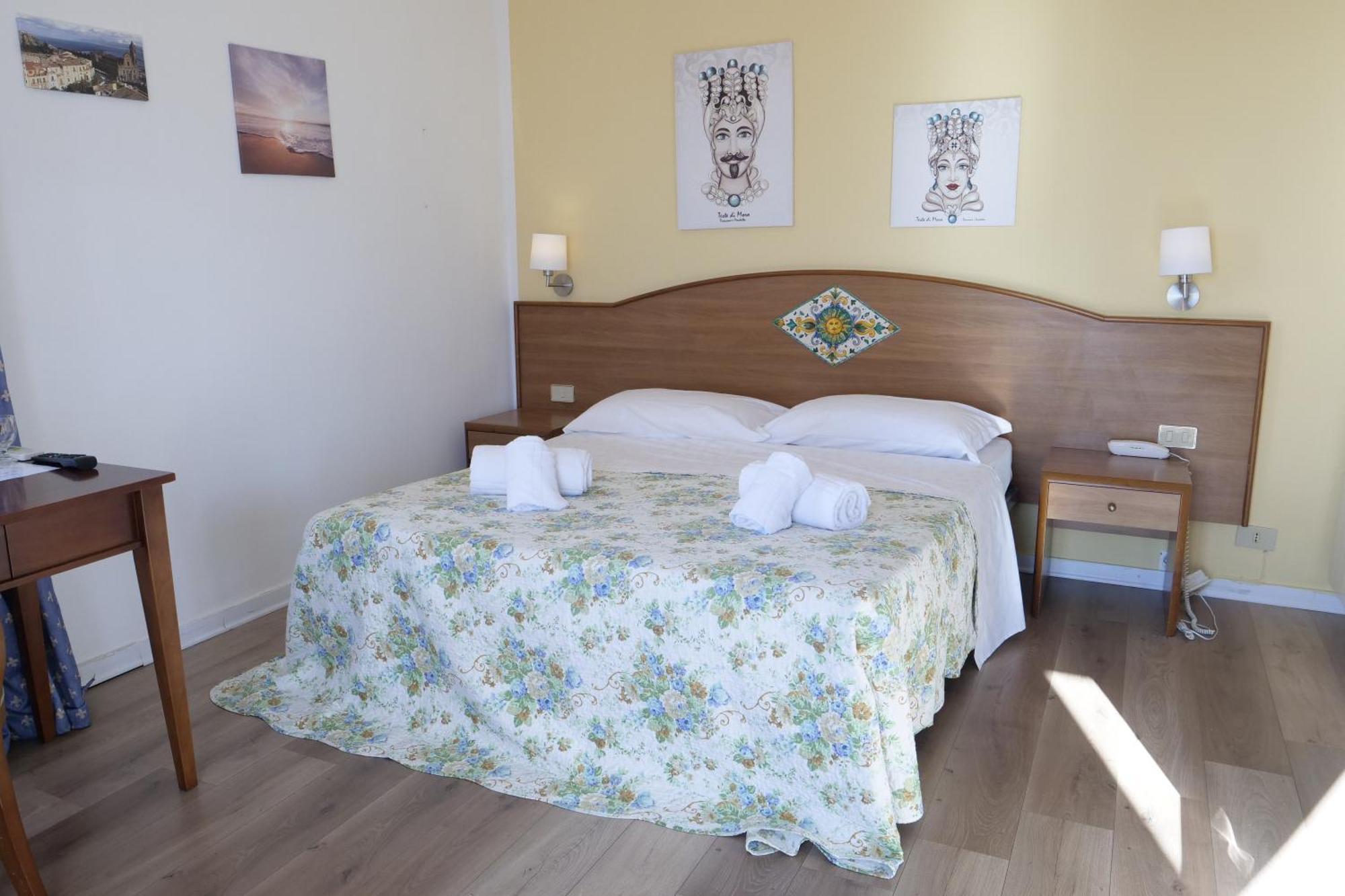 Hotel Elios Tao Таормина Екстериор снимка