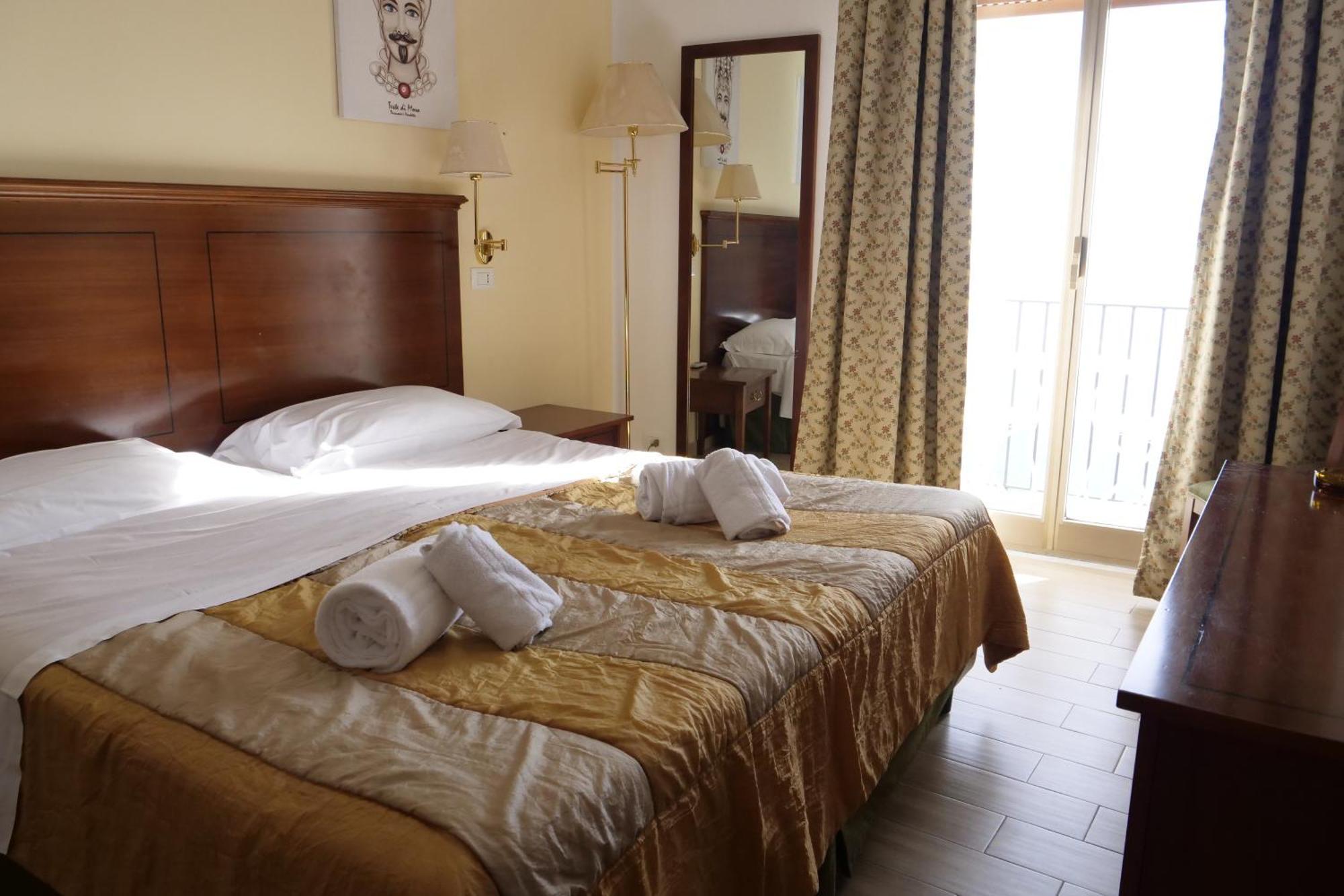 Hotel Elios Tao Таормина Екстериор снимка